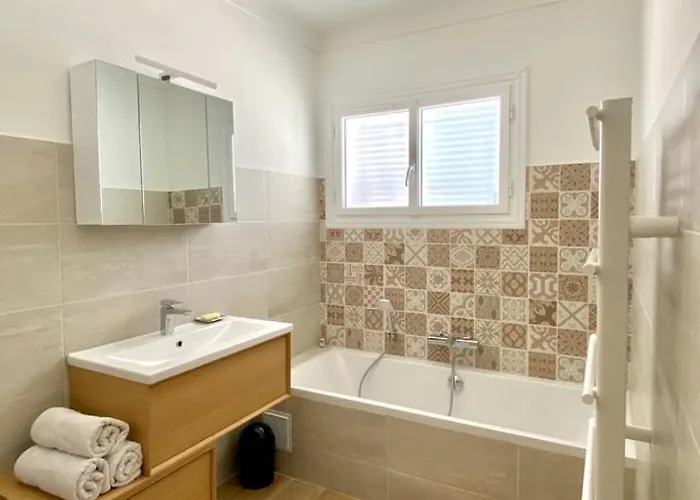 Appartement Dans à Avec Vue *